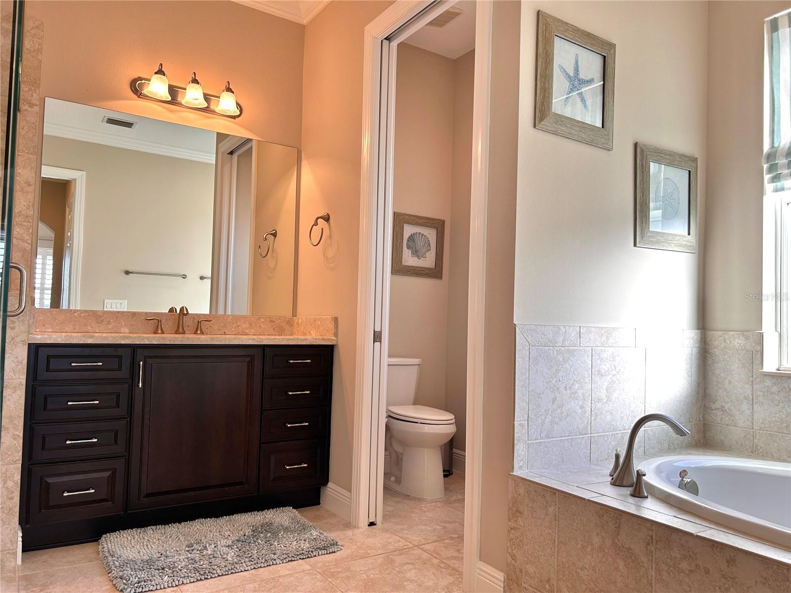 1022 Overlook Ct Property Photo 28