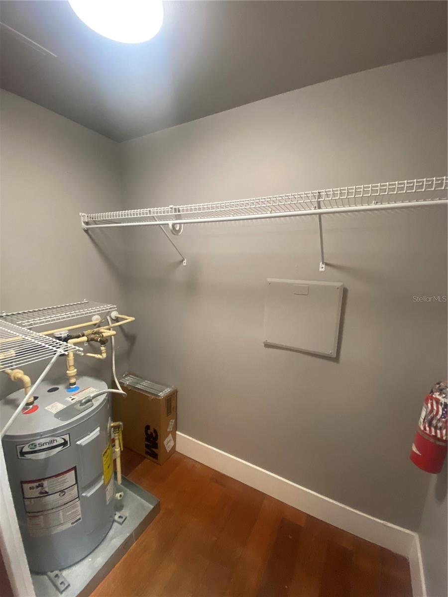 111 N 12th St #1411 Property Photo 10
