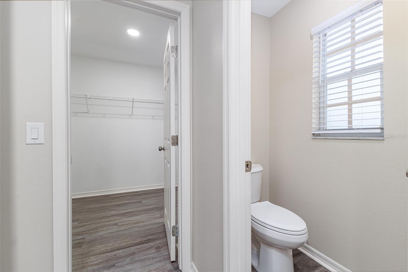 411 Edgewater Dr Property Photo 24