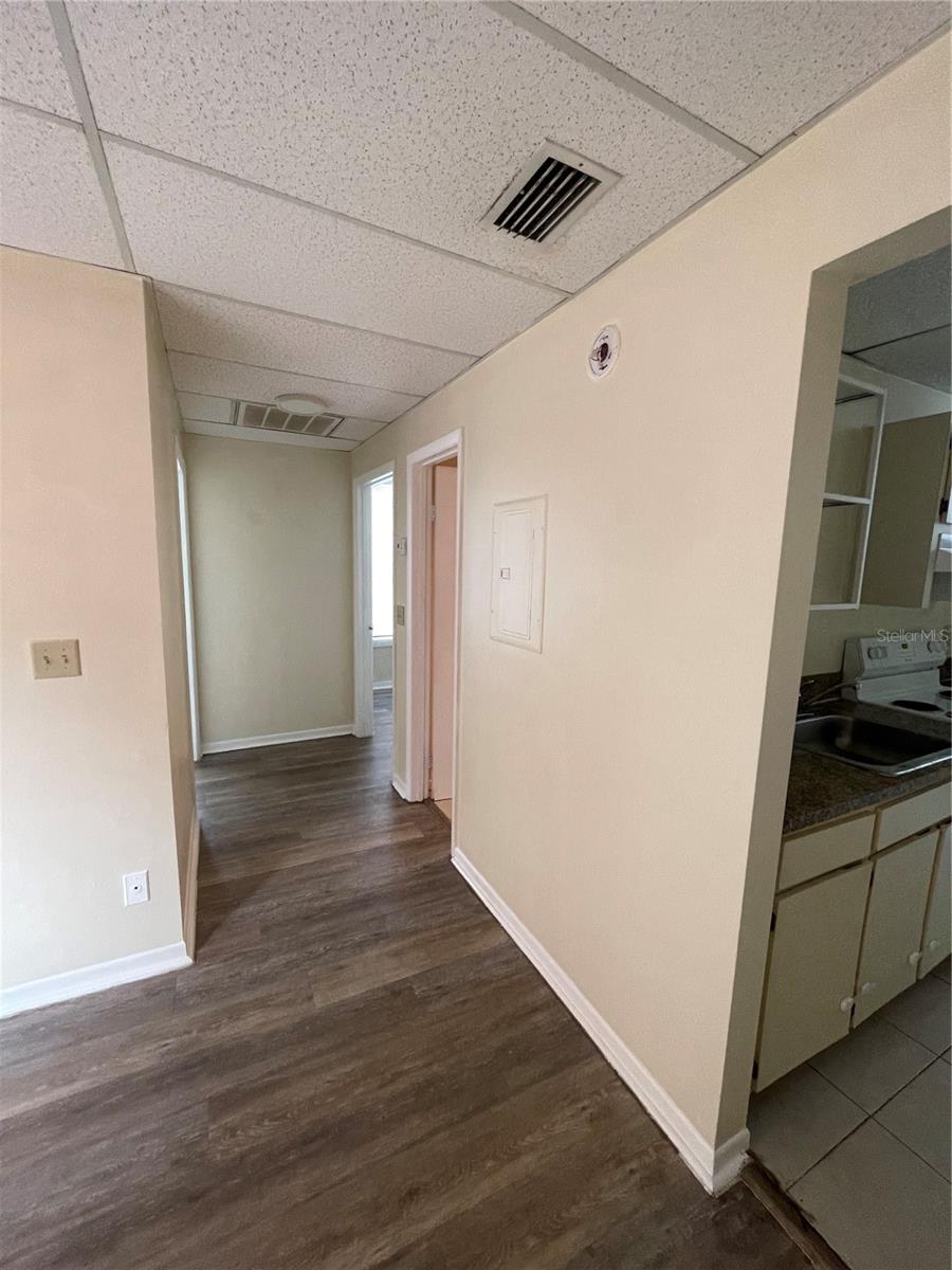 111 S Newport Ave #18 Property Photo 6