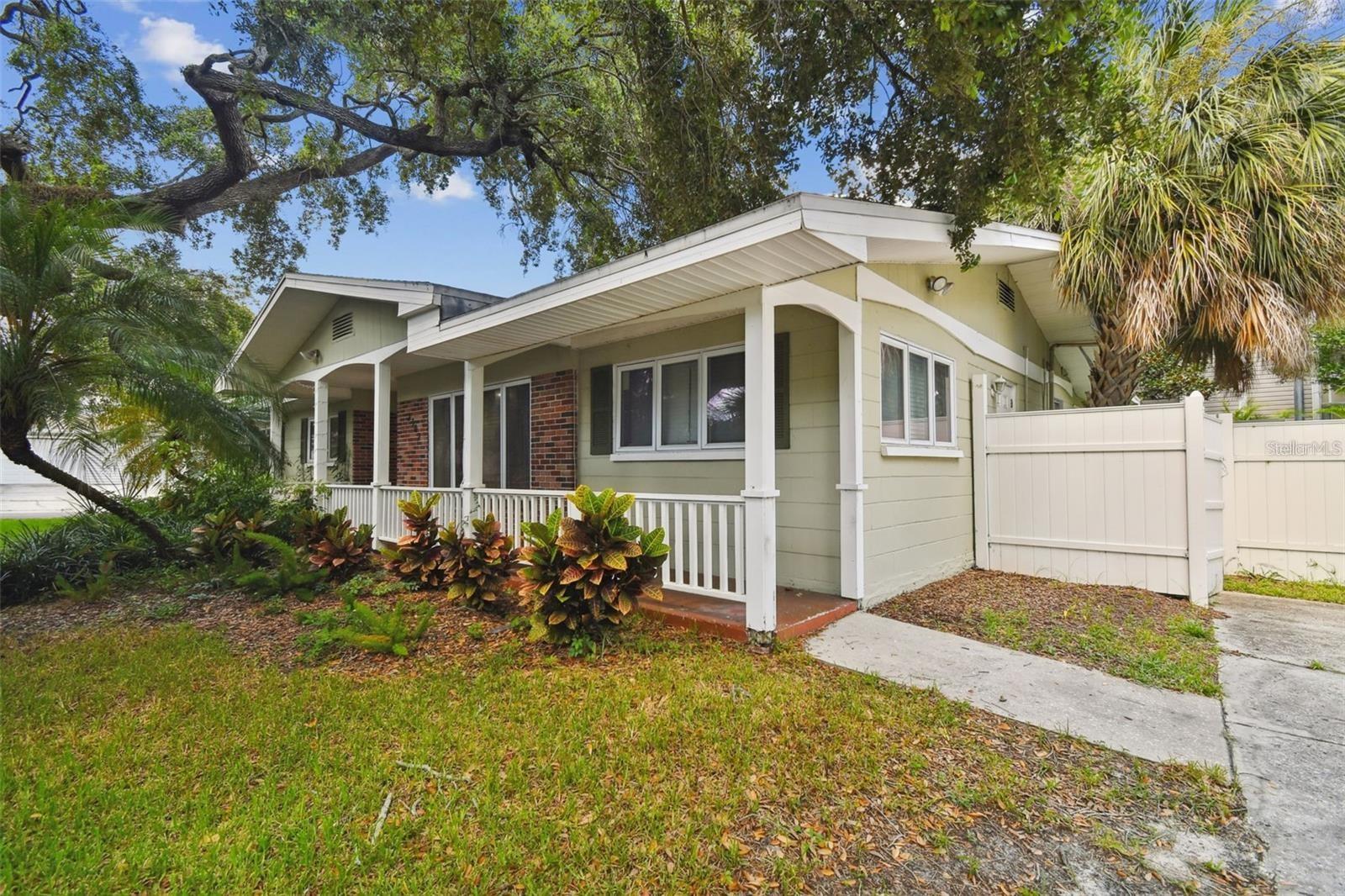 2302 S Arrawana Ave Property Photo 1