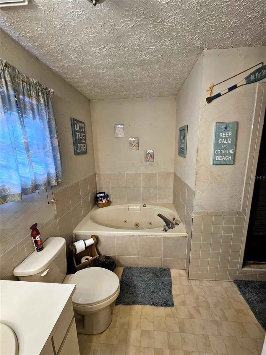 13308 Duck Lake Canal Rd Property Photo 17