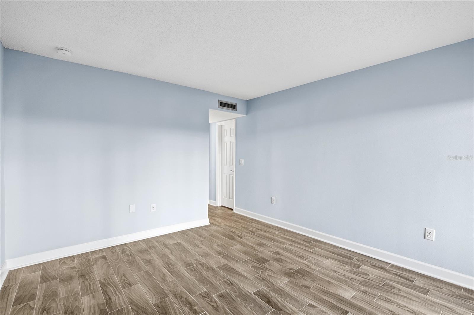 1 Windrush Blvd #21 Property Photo 28