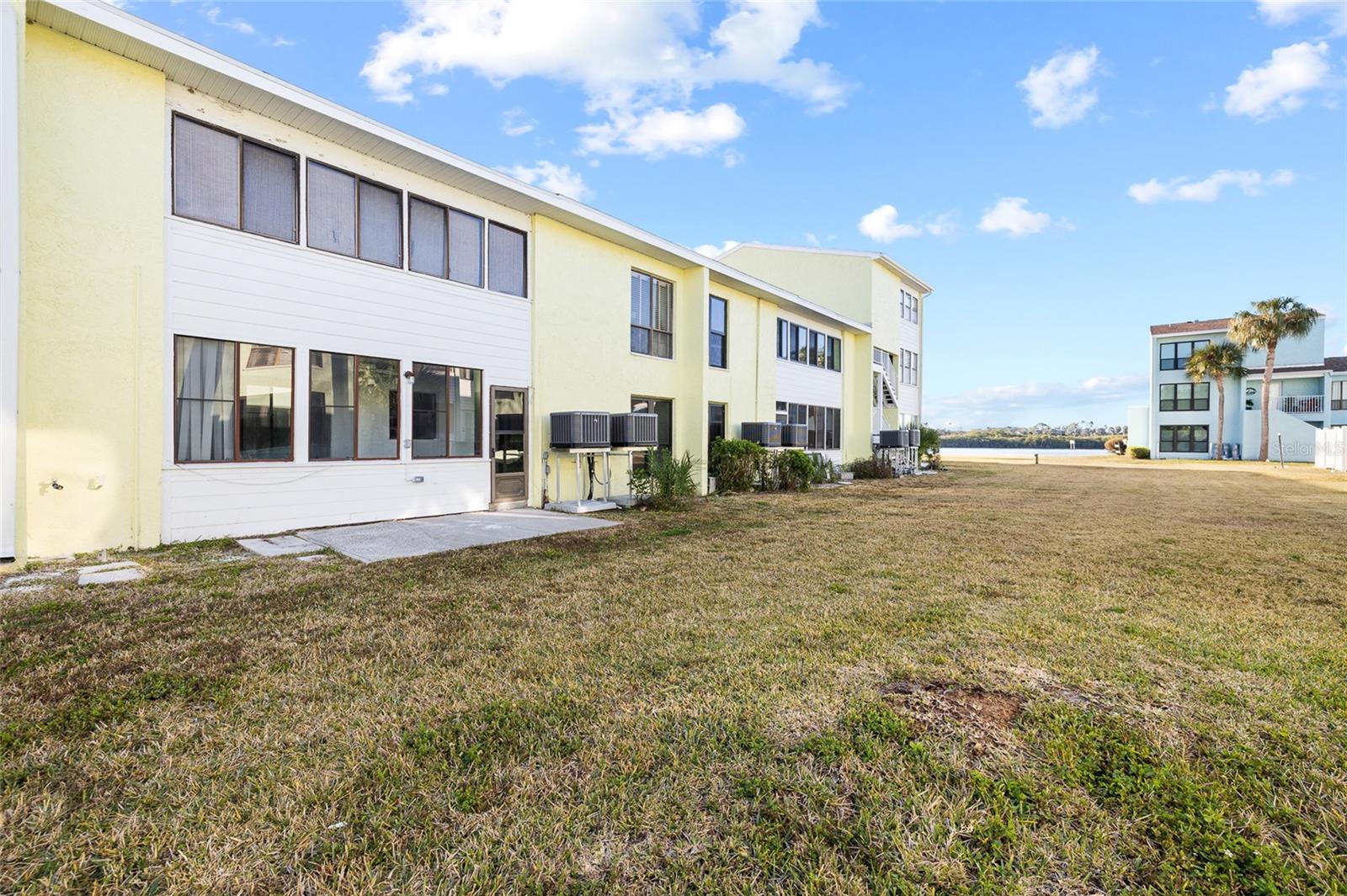 1 Windrush Blvd #21 Property Photo 35