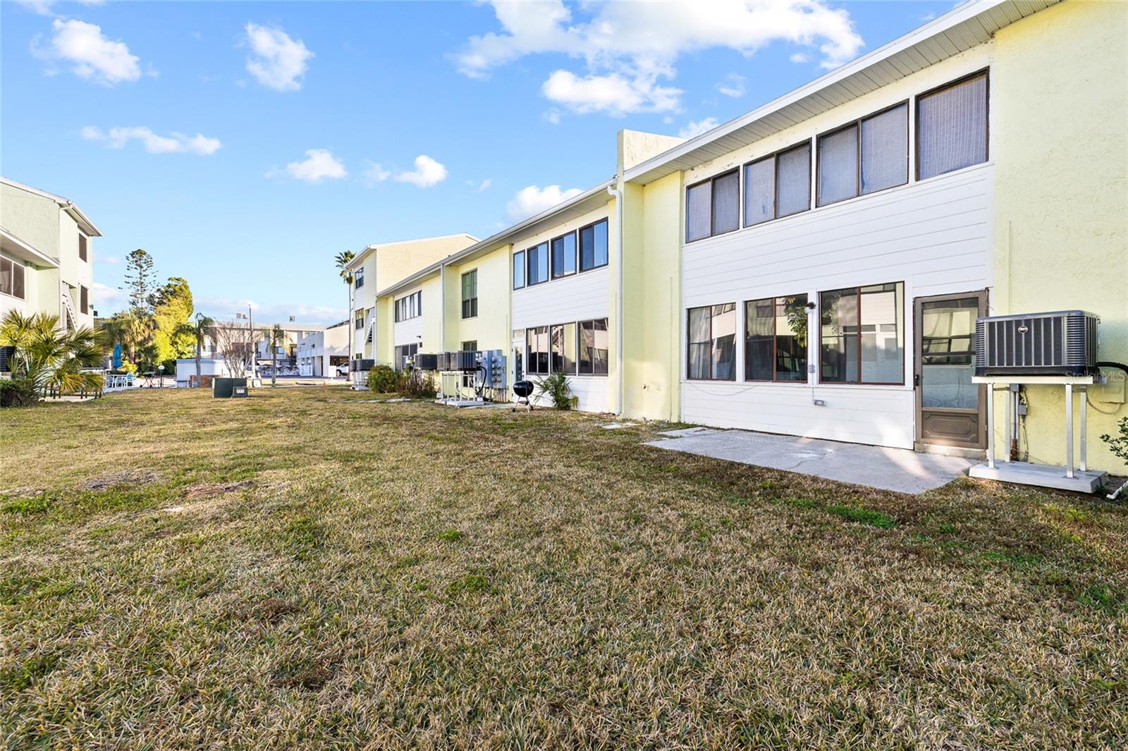 1 Windrush Blvd #21 Property Photo 40