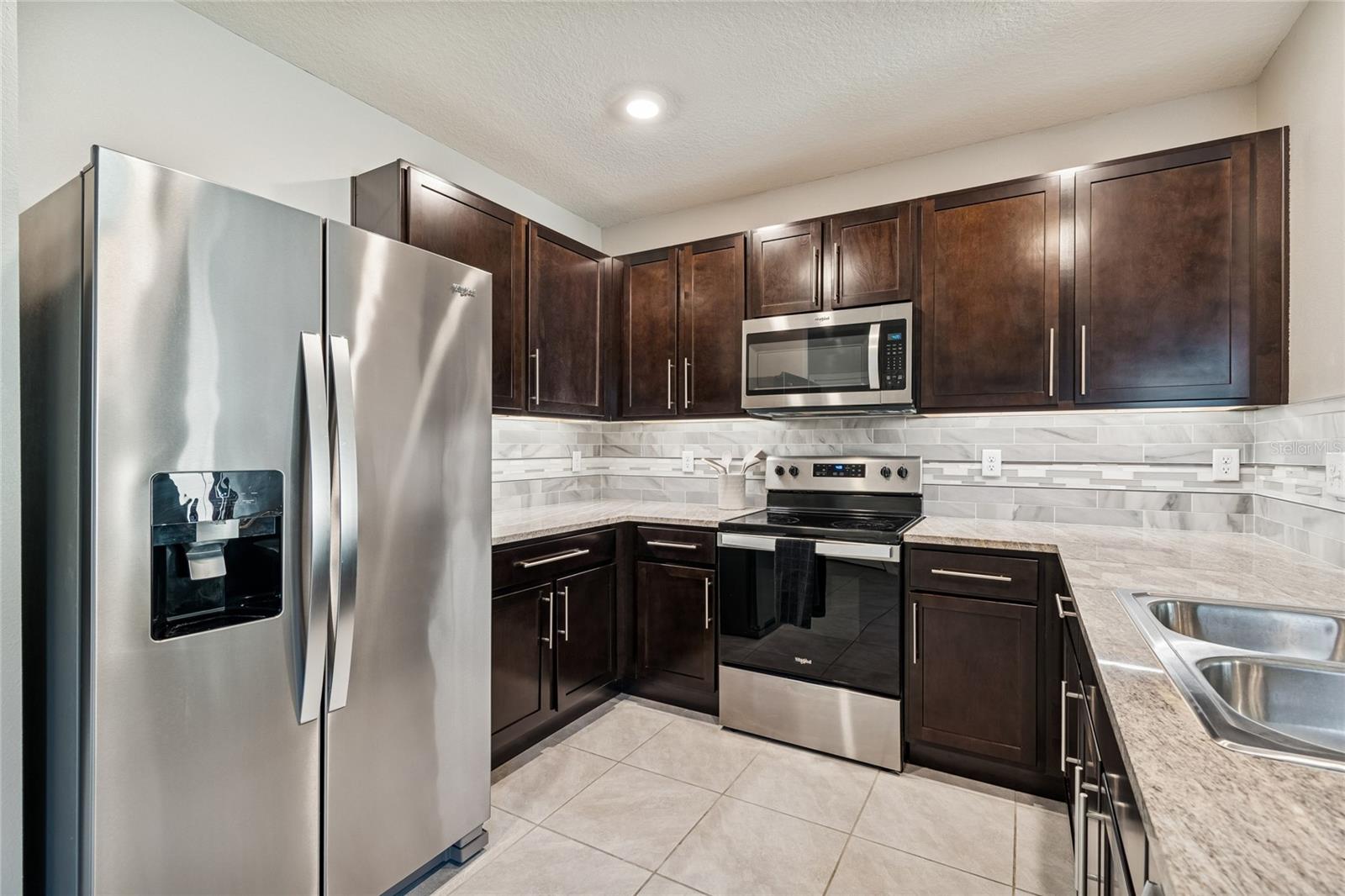 5221 Hillside Meadow Pl Property Photo 8