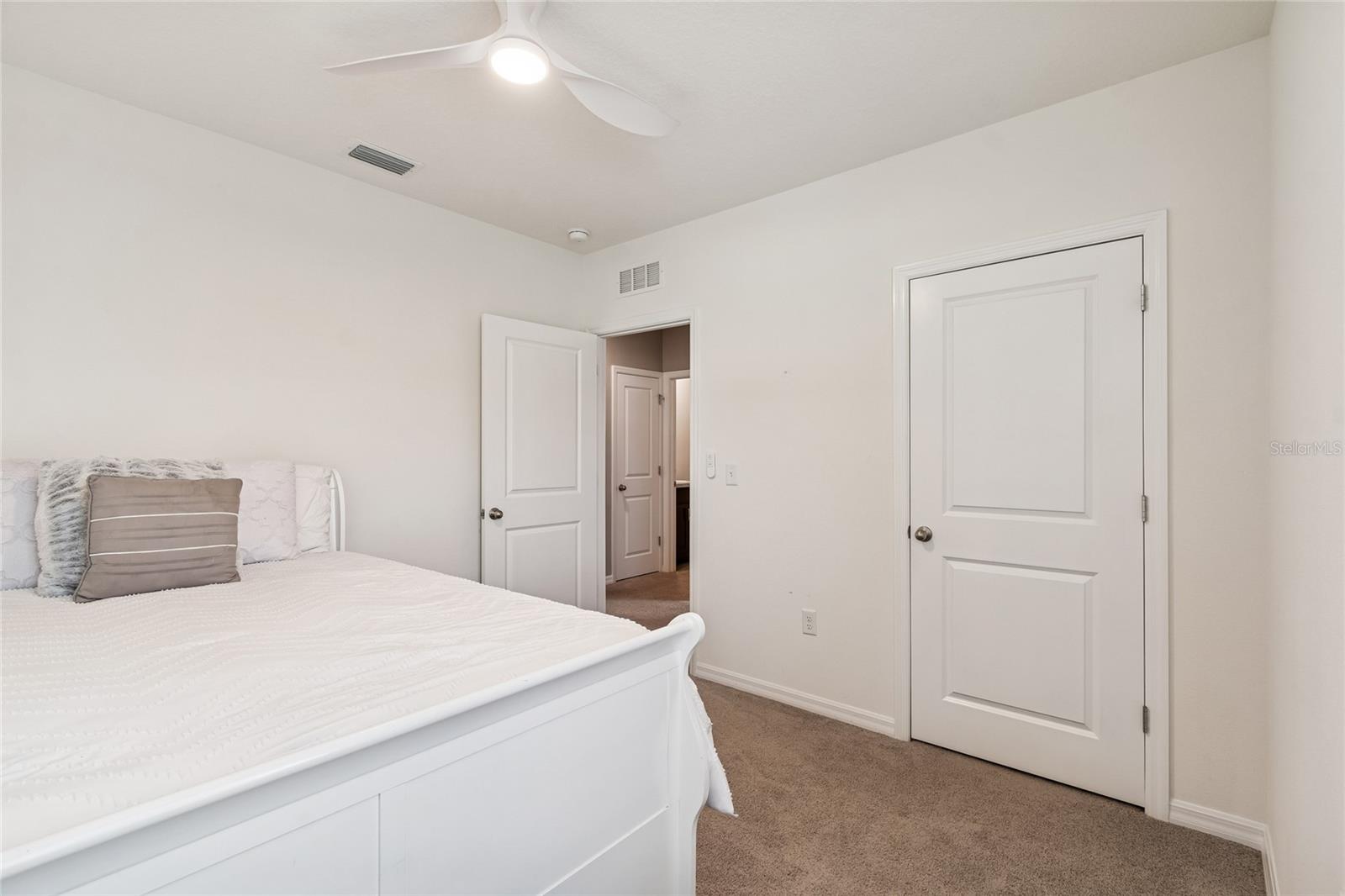 5221 Hillside Meadow Pl Property Photo 19