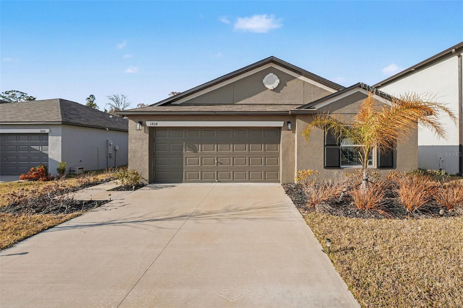 1808 RED LOOP Property Photo 1