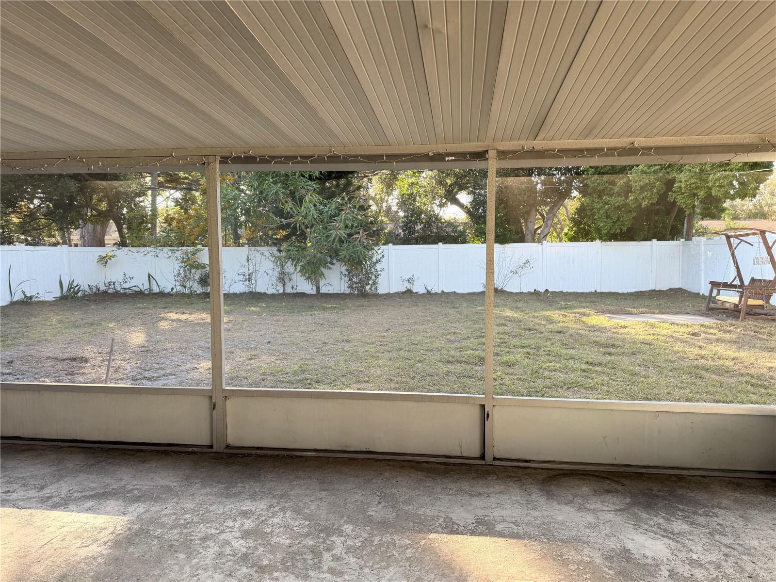 110 S Corona Ave Property Photo 19