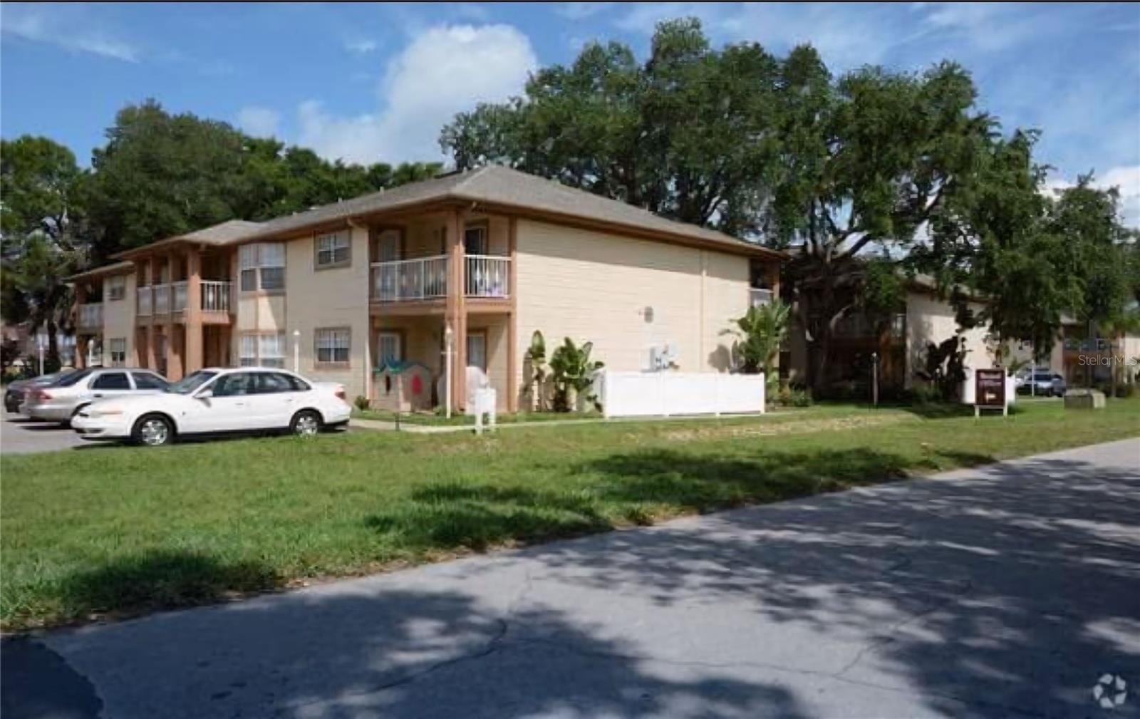 5551 EXECUTIVE DR Property Photo 1