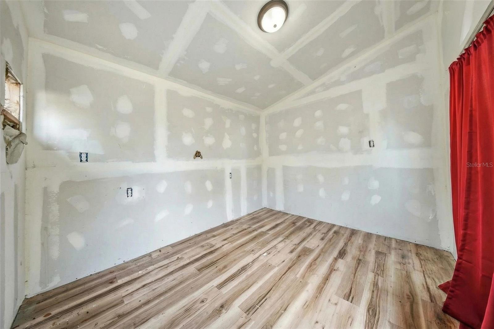 514 E Morgan St Property Photo 34