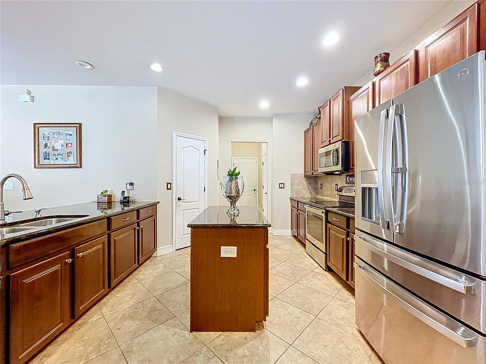15246 Anguilla Isle Ave Property Photo 28