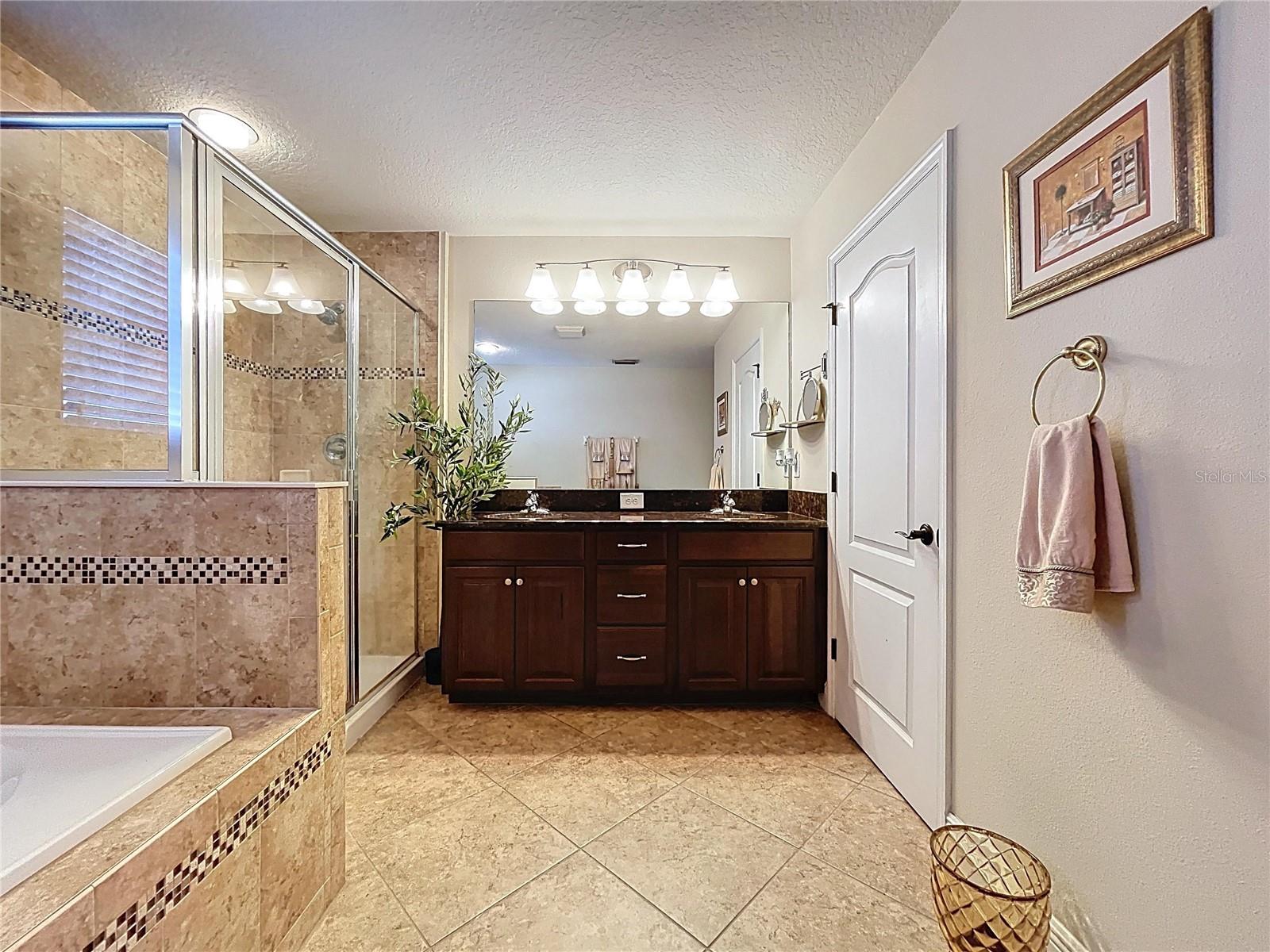 15246 Anguilla Isle Ave Property Photo 57