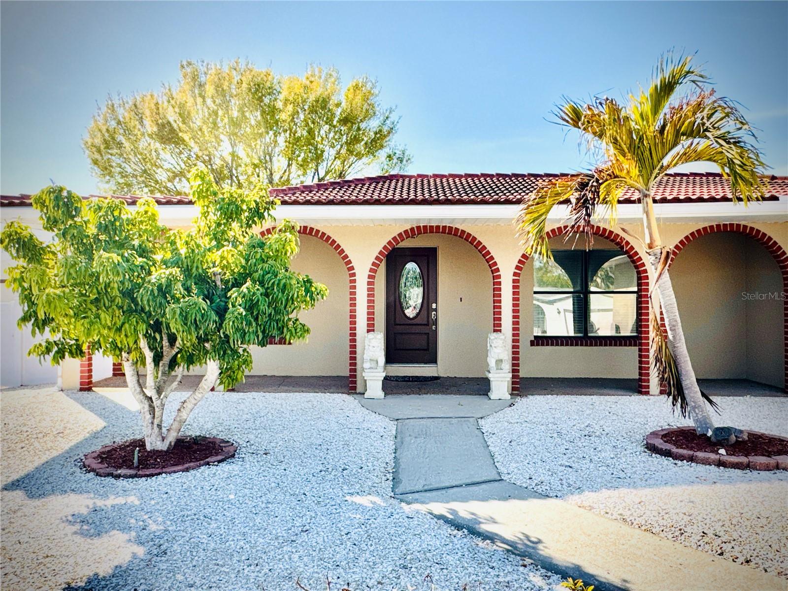 6512 Manila Palm Way Property Photo 3