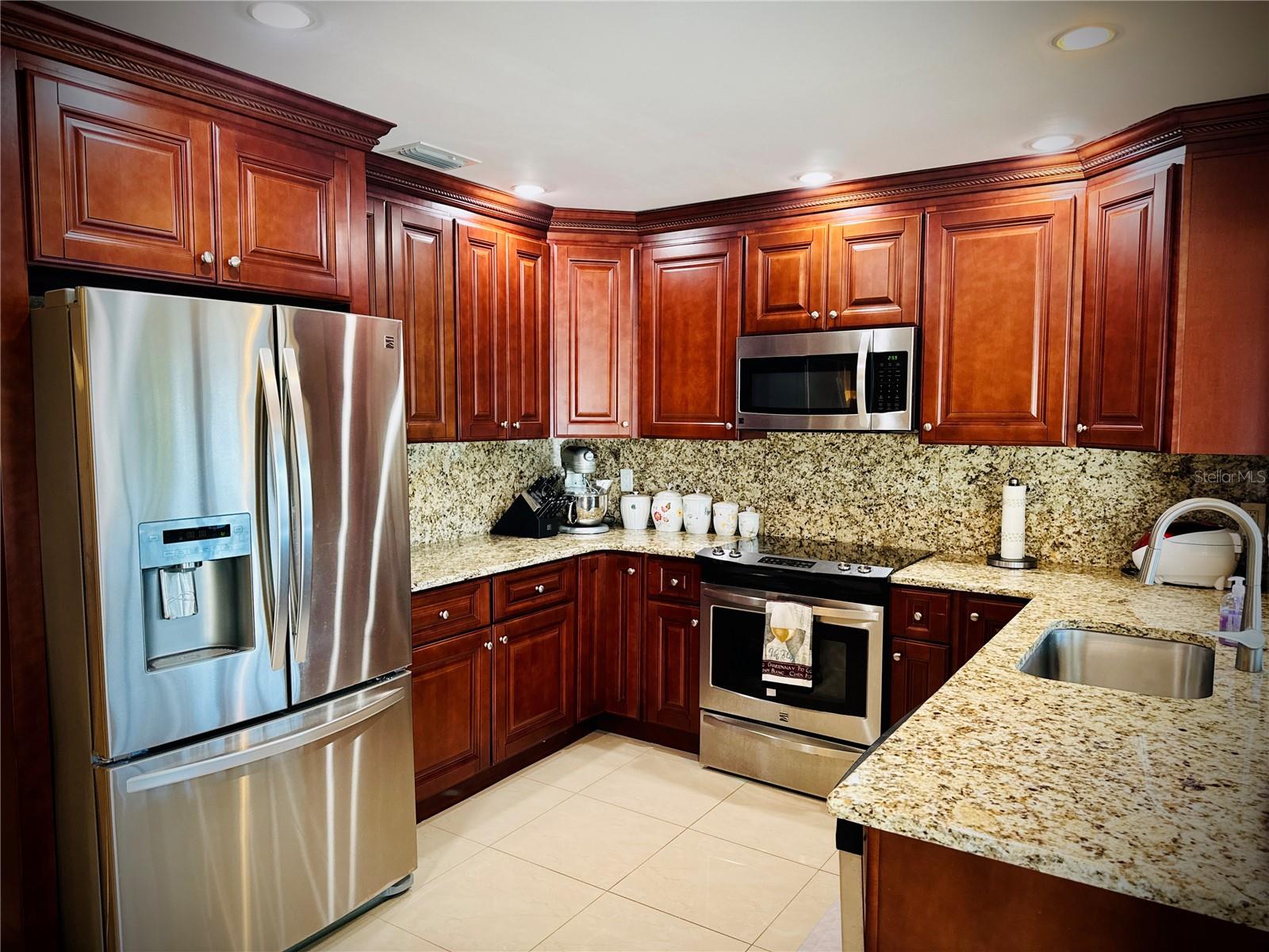 6512 Manila Palm Way Property Photo 14