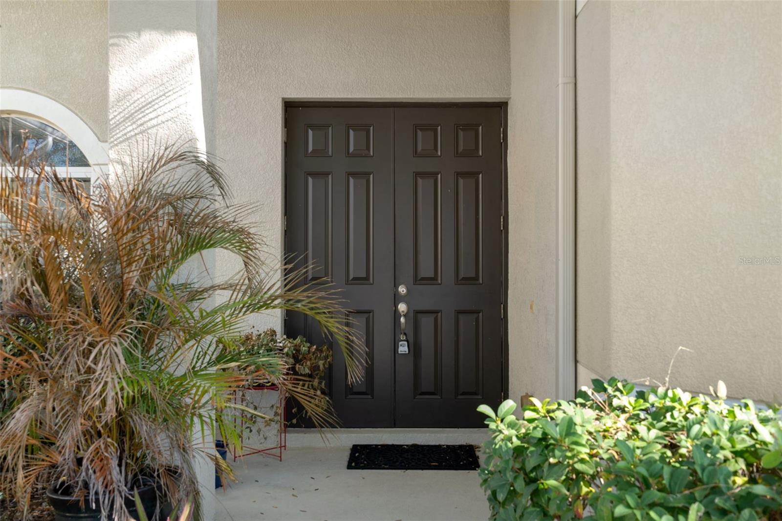 10048 Cleghorn Dr Property Photo 3