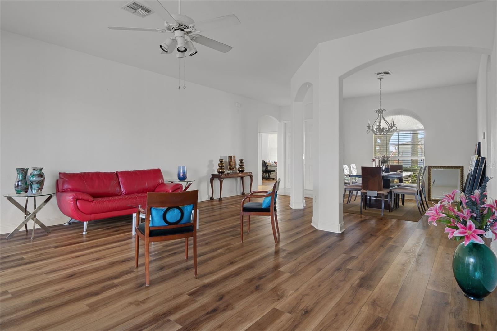 10048 Cleghorn Dr Property Photo 7