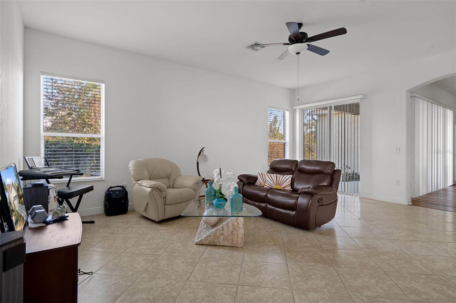 10048 Cleghorn Dr Property Photo 10