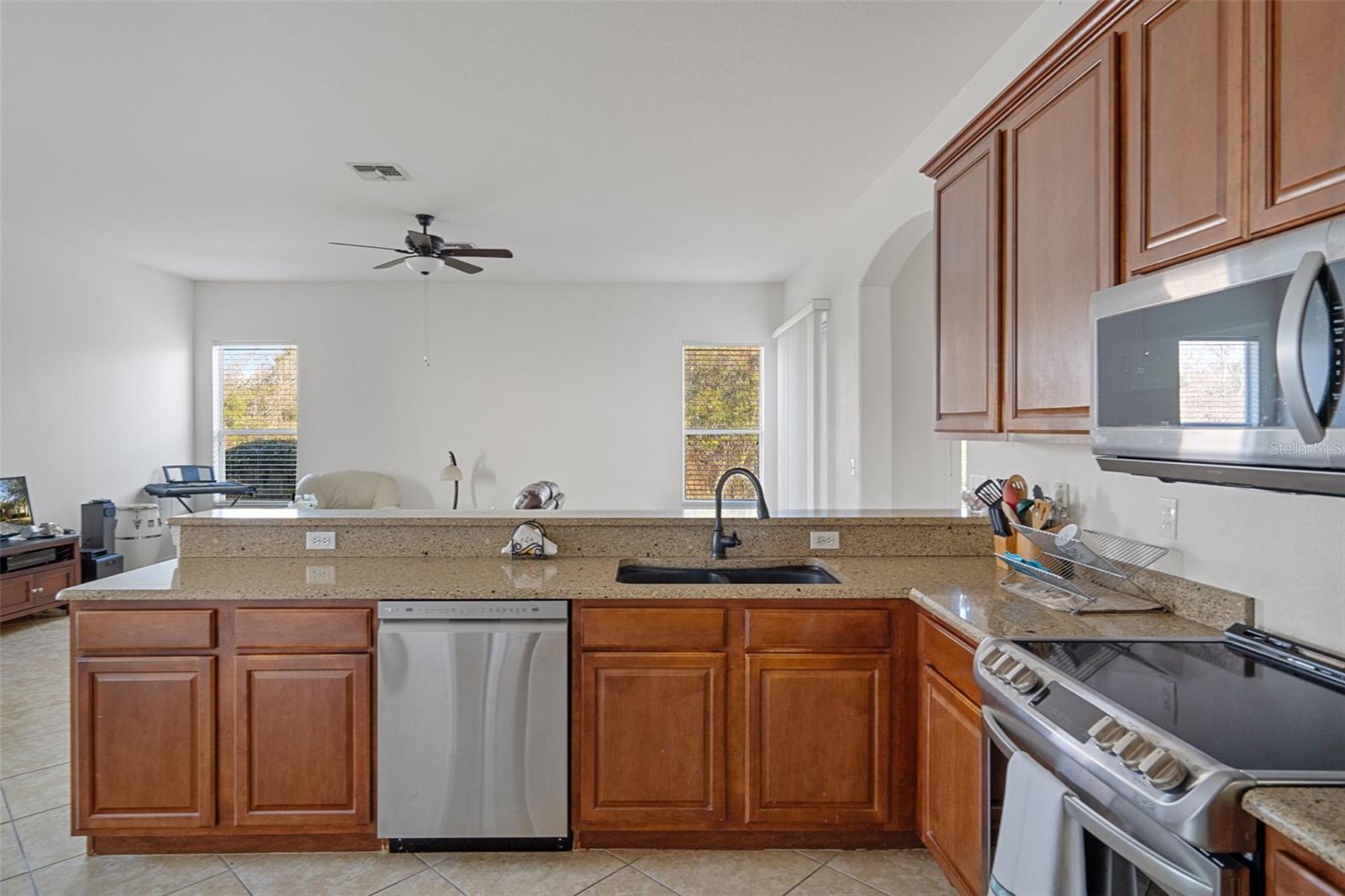 10048 Cleghorn Dr Property Photo 15