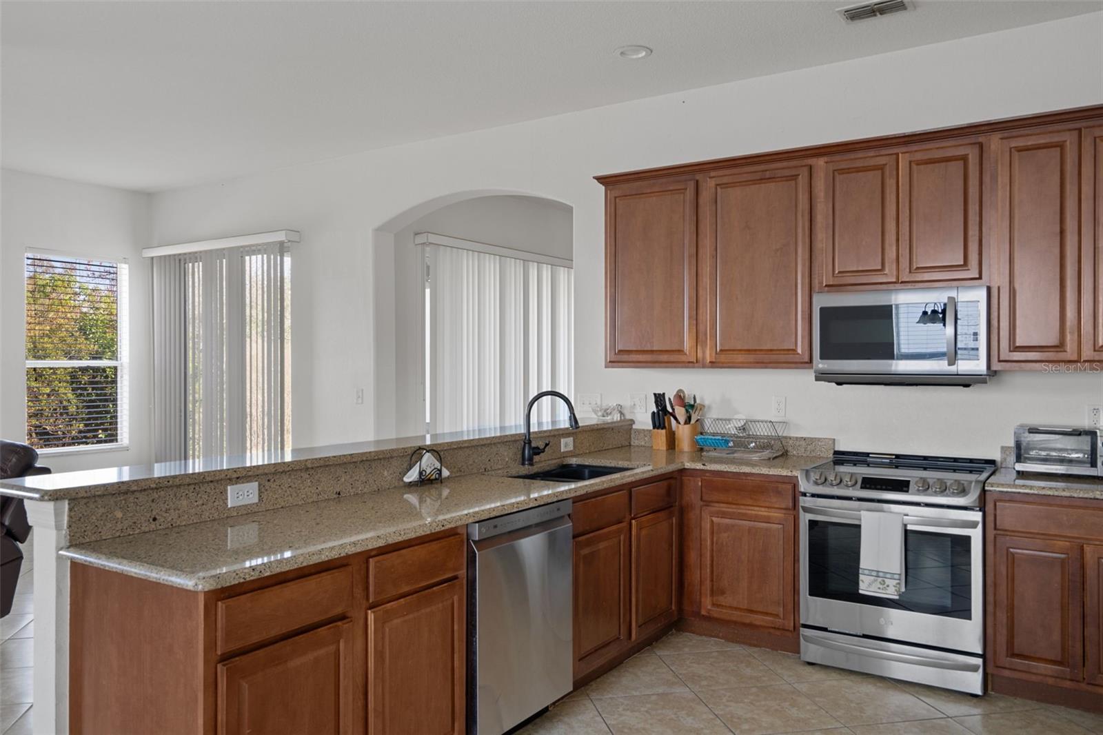 10048 Cleghorn Dr Property Photo 16