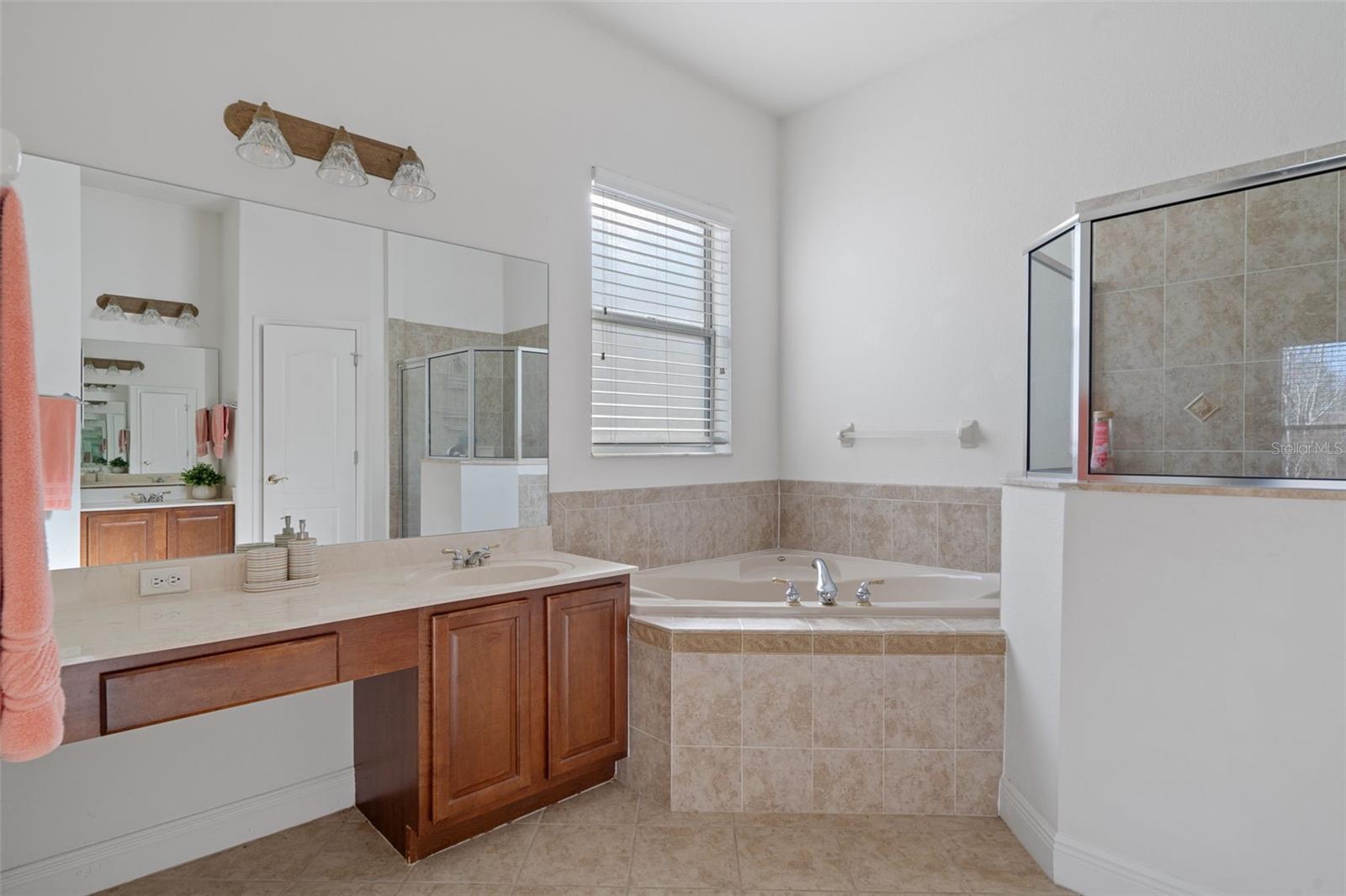 10048 Cleghorn Dr Property Photo 18