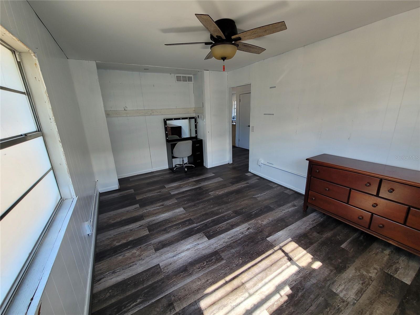 4830 Gall Blvd Property Photo 12