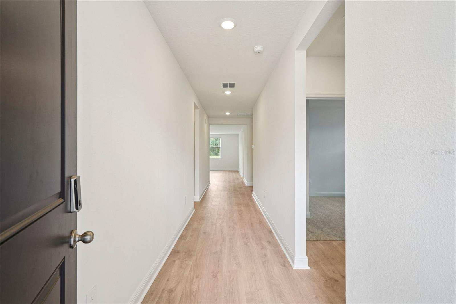 811 Sunshower Dr Property Photo 5