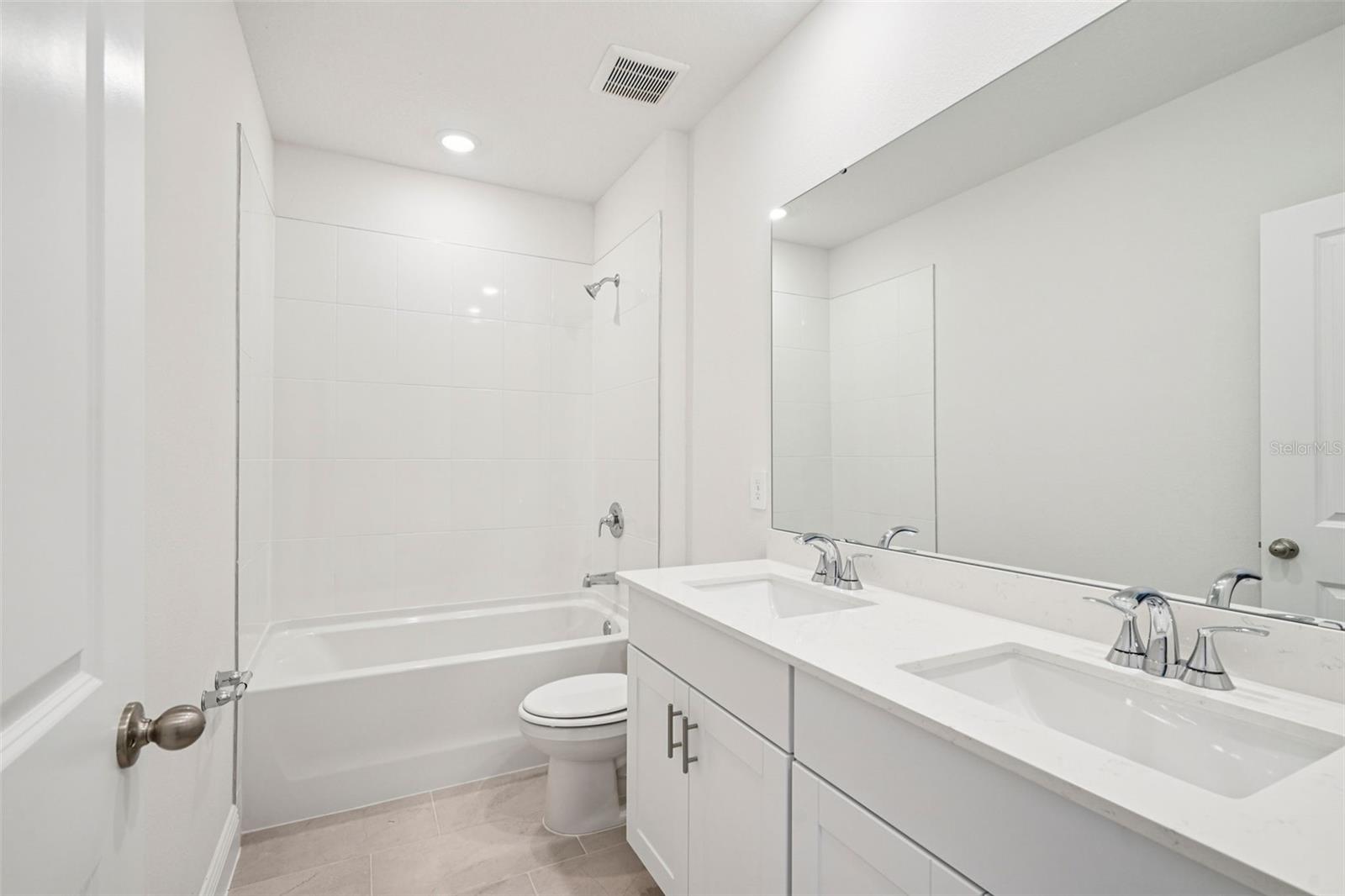 811 Sunshower Dr Property Photo 17