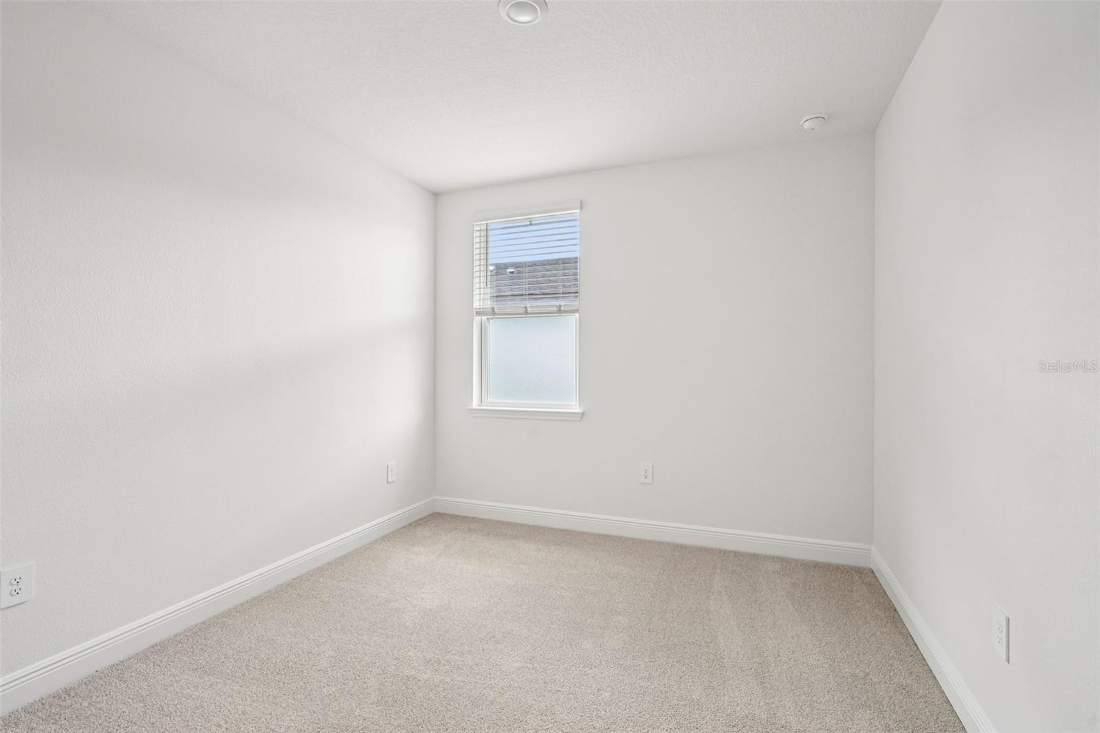 811 Sunshower Dr Property Photo 18