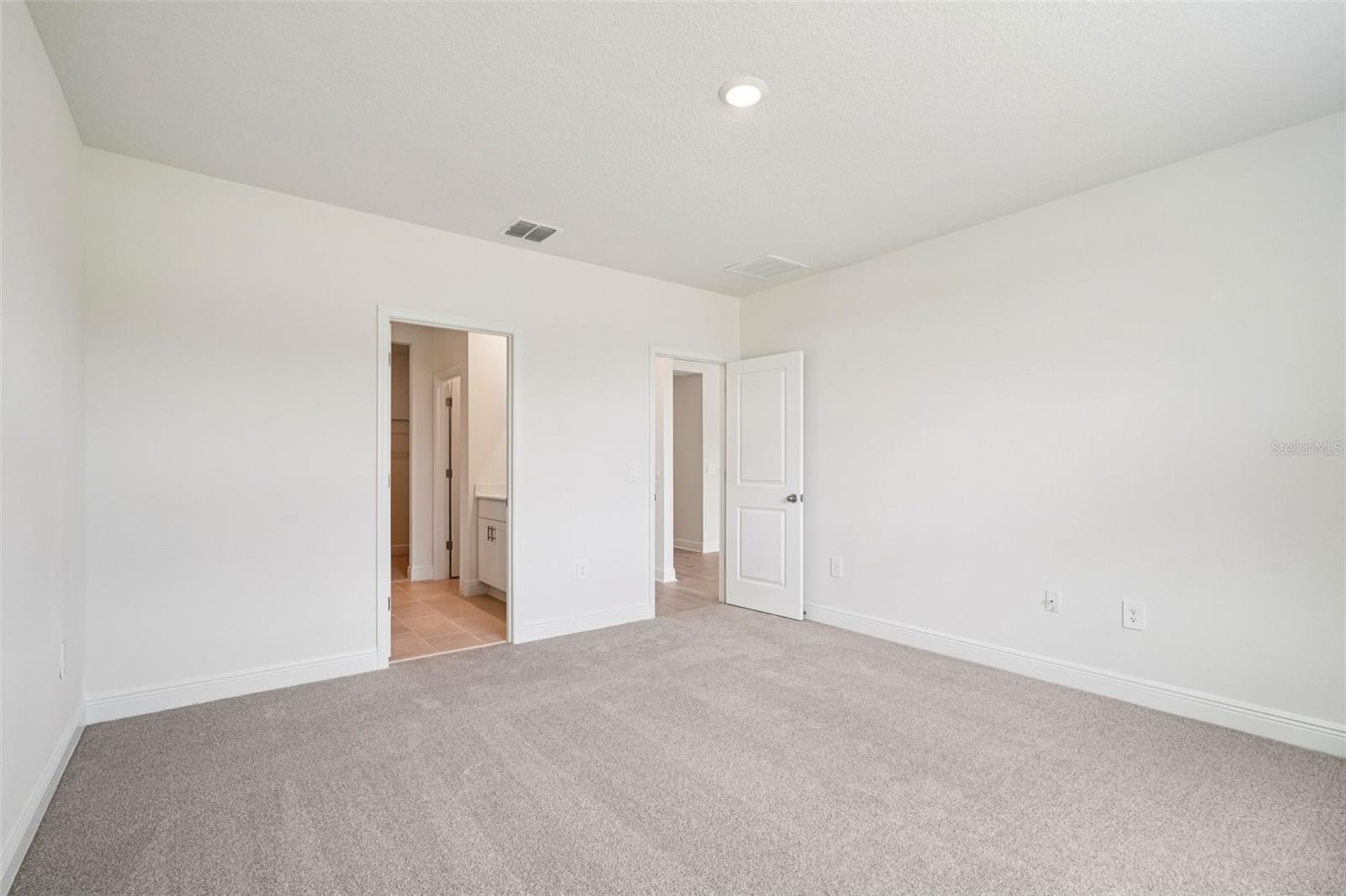 811 Sunshower Dr Property Photo 24