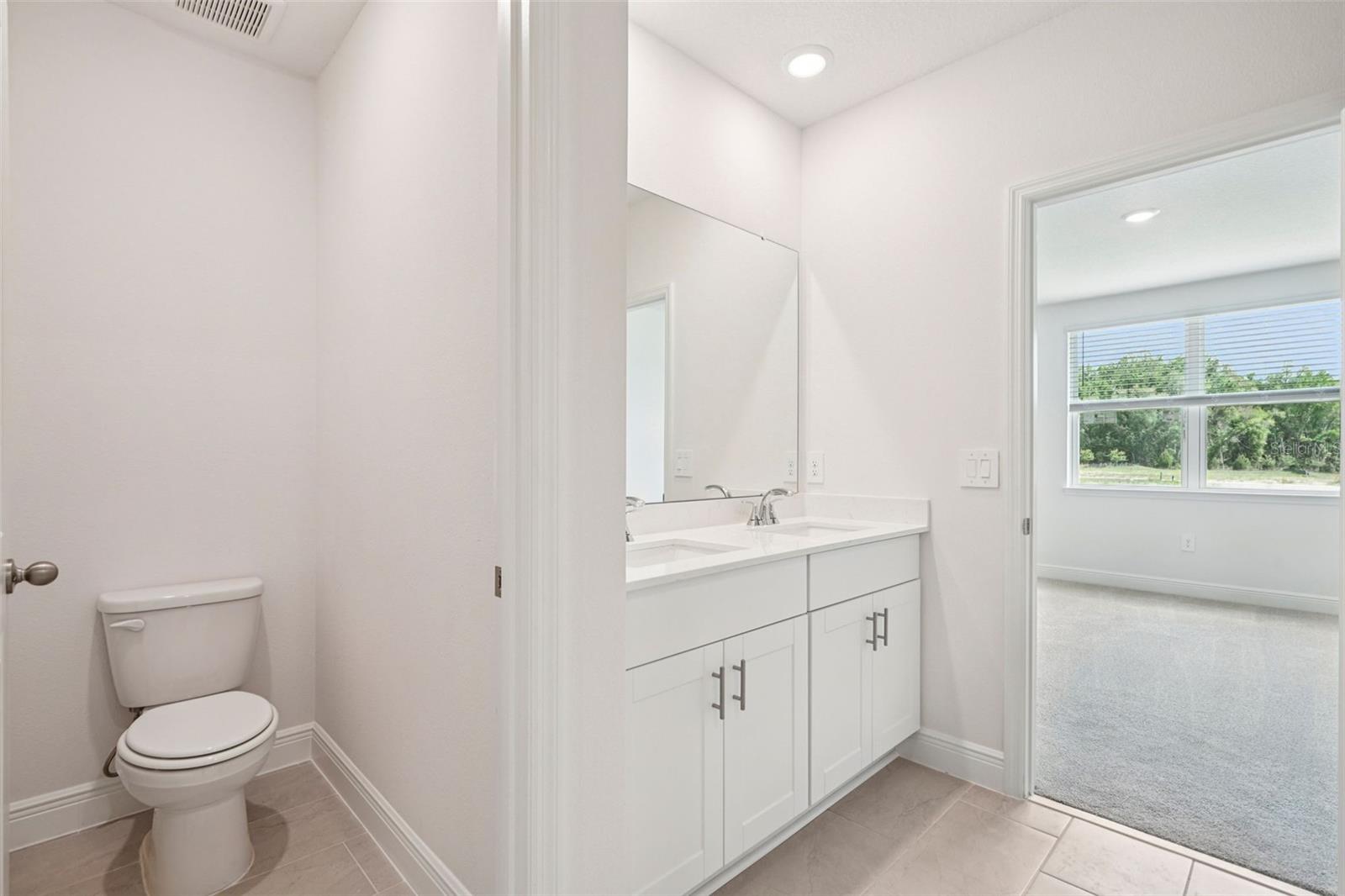 811 Sunshower Dr Property Photo 28
