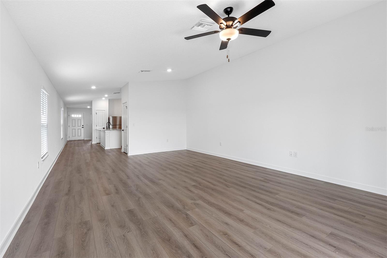 12249 Shafton Rd Property Photo 5