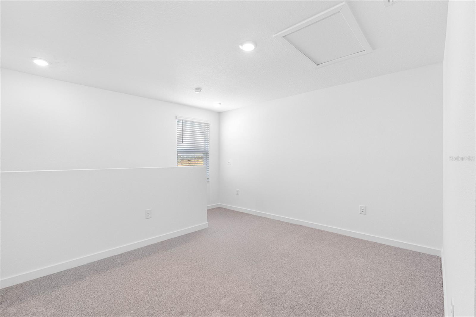 12249 Shafton Rd Property Photo 8