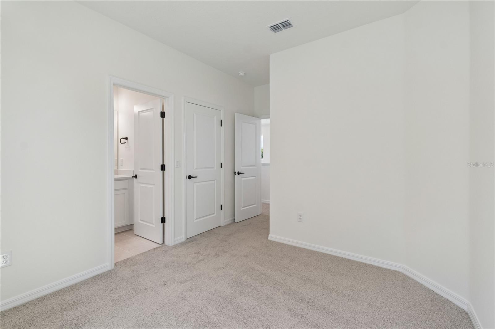 15227 Eastlyn Dr Property Photo 23