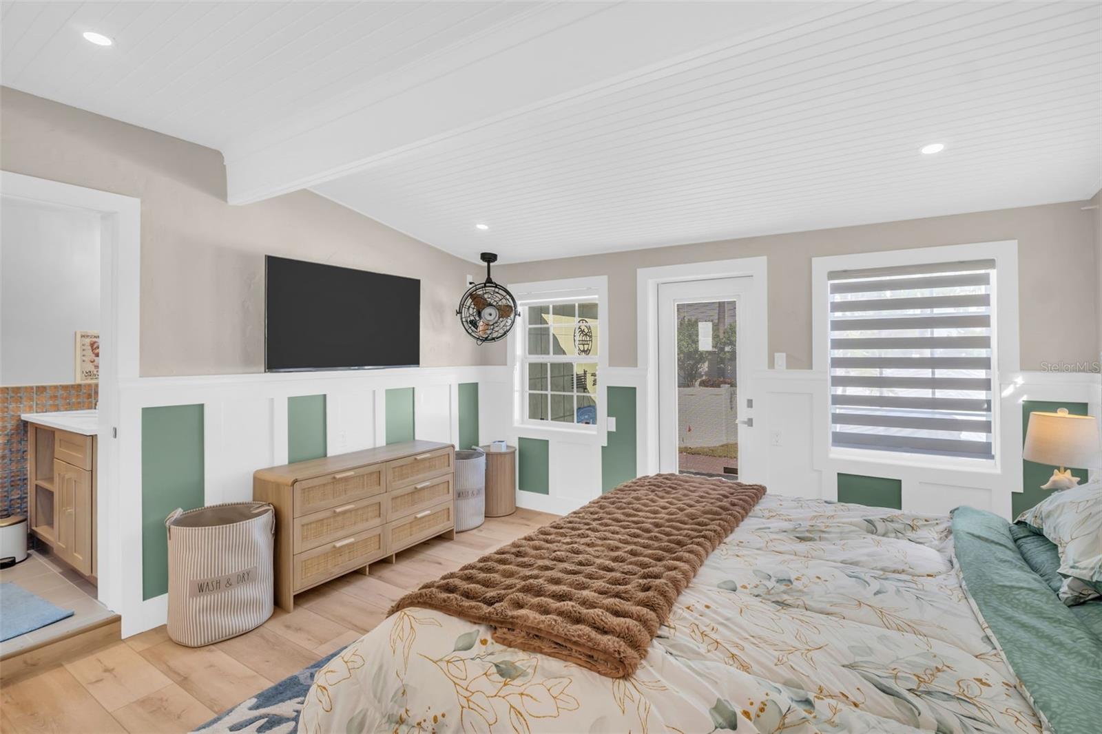16613 Gulf Blvd Property Photo 17
