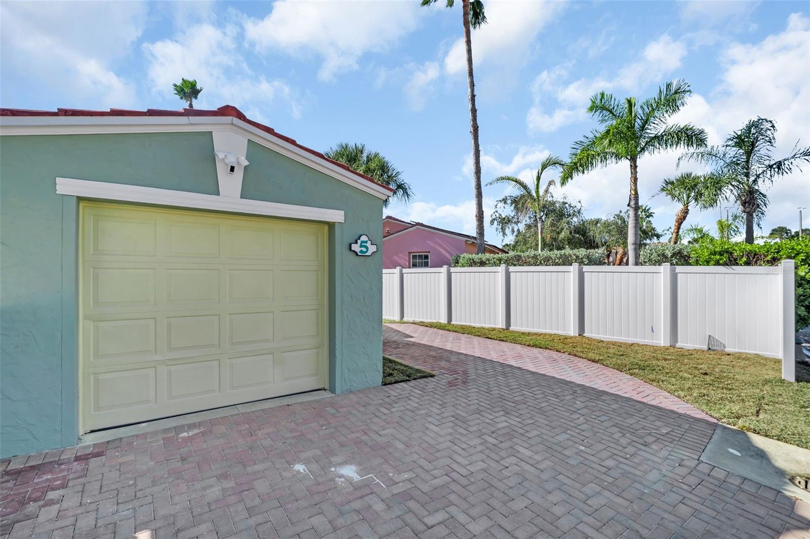 16613 Gulf Blvd Property Photo 32