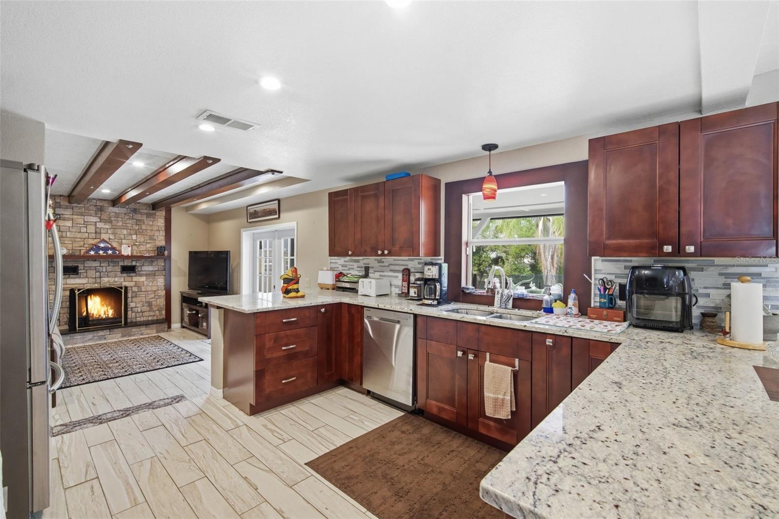 TB8477617 Property Photo 7