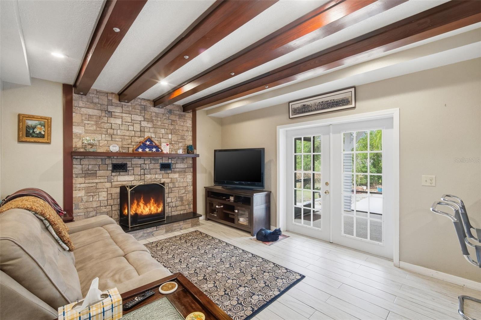 TB8477617 Property Photo 14