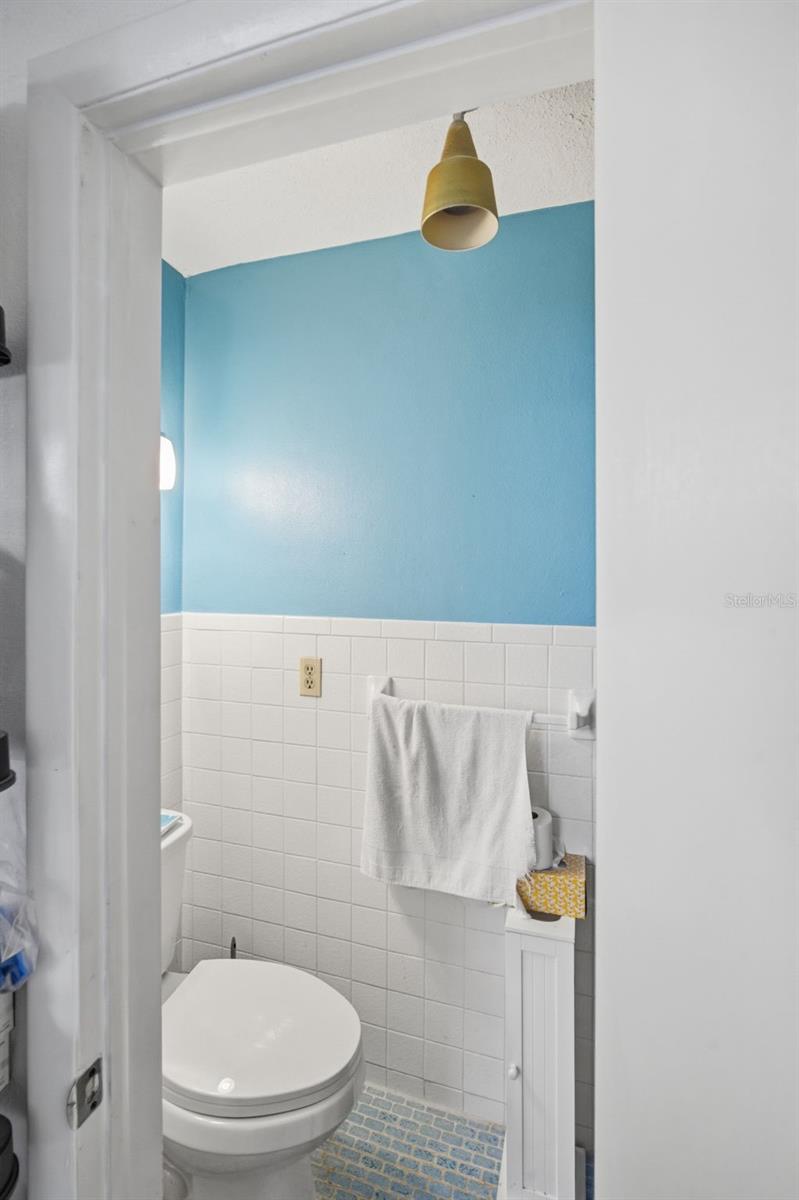 TB8477617 Property Photo 30