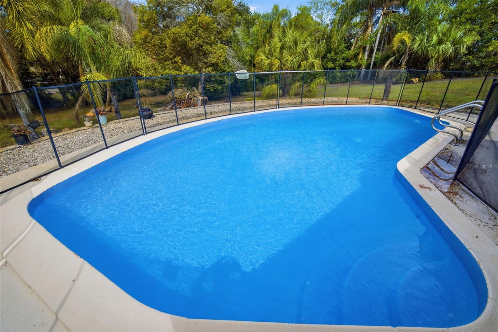 TB8477617 Property Photo 33