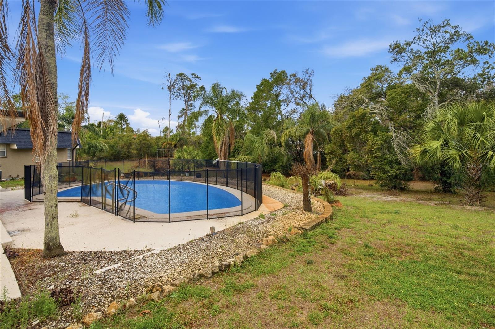 TB8477617 Property Photo 34