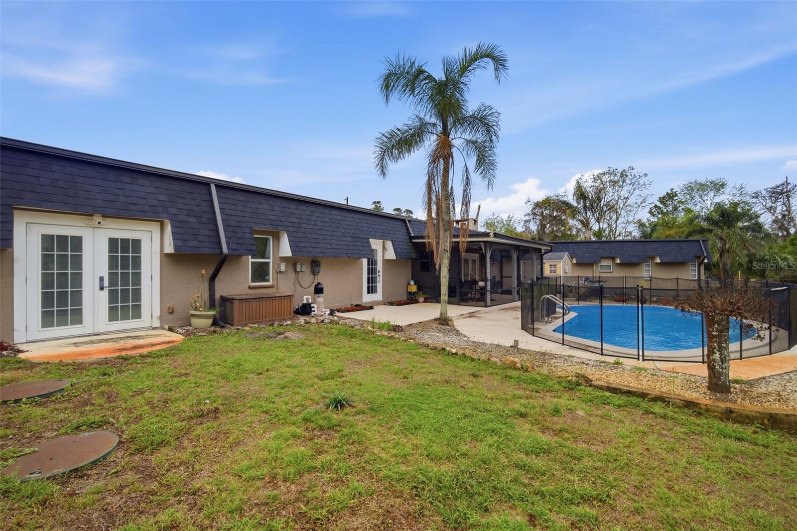 TB8477617 Property Photo 35