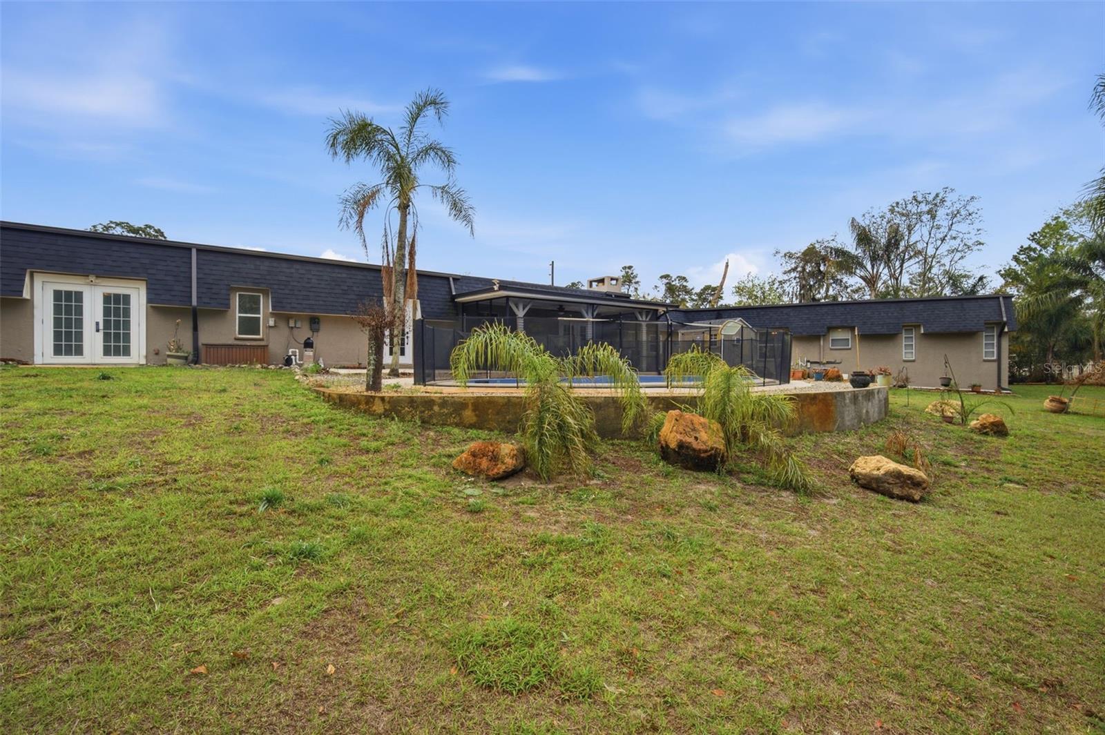 TB8477617 Property Photo 36