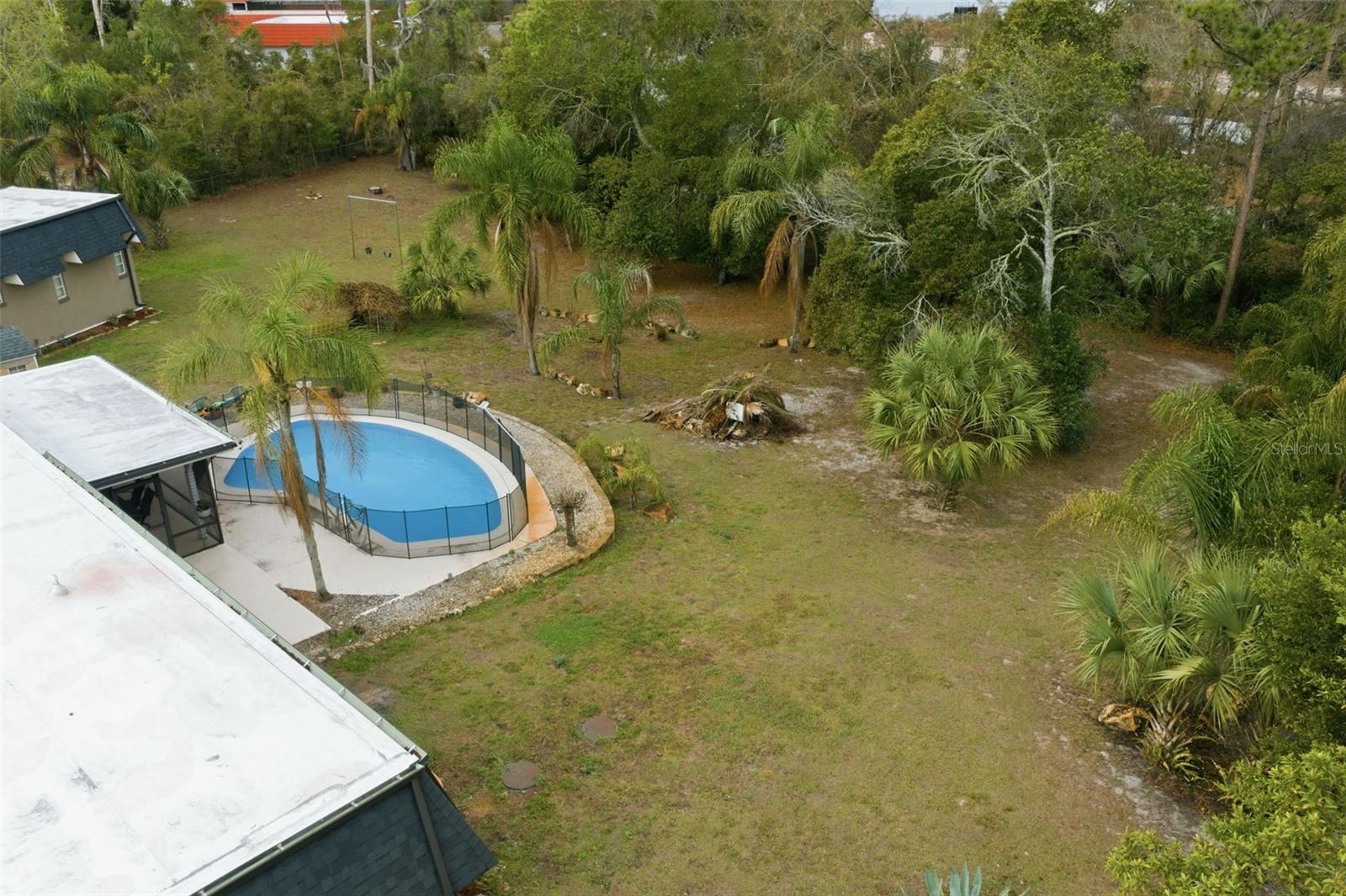 TB8477617 Property Photo 39