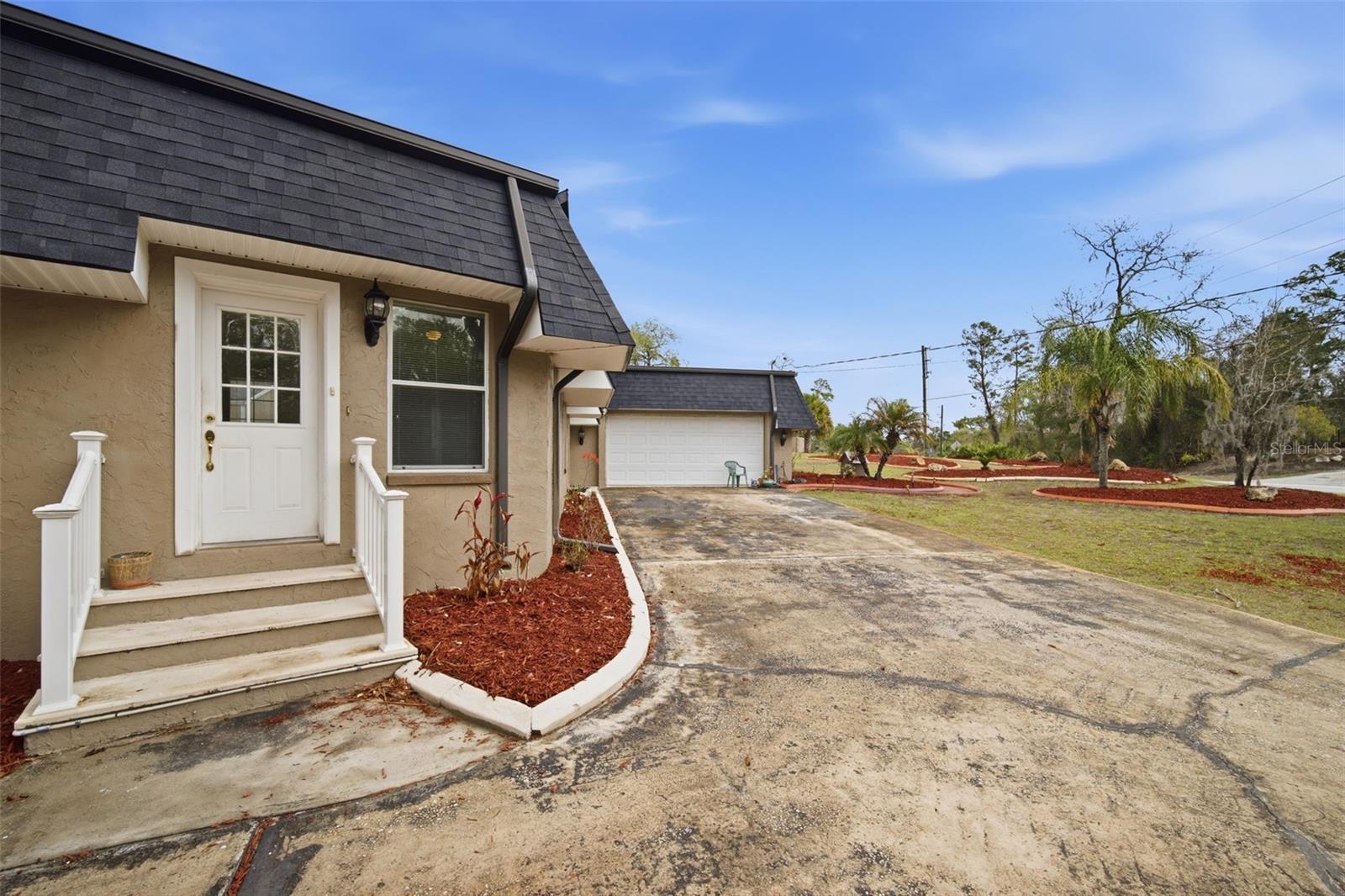 TB8477617 Property Photo 42