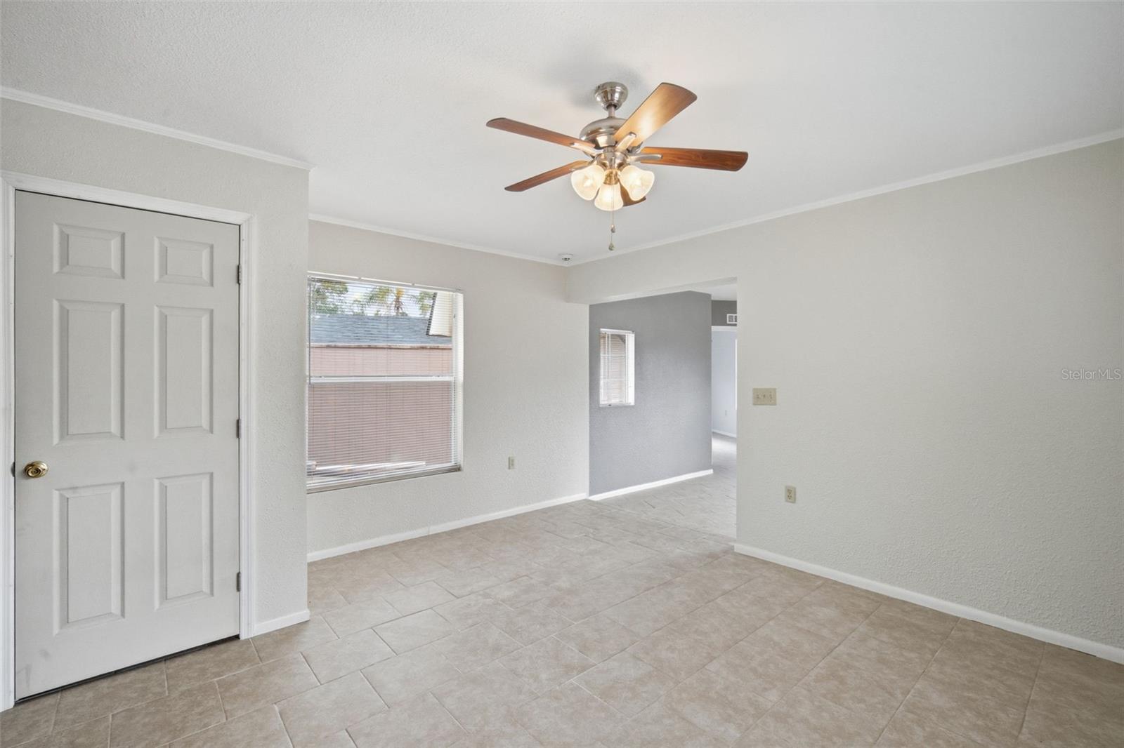 TB8477617 Property Photo 44