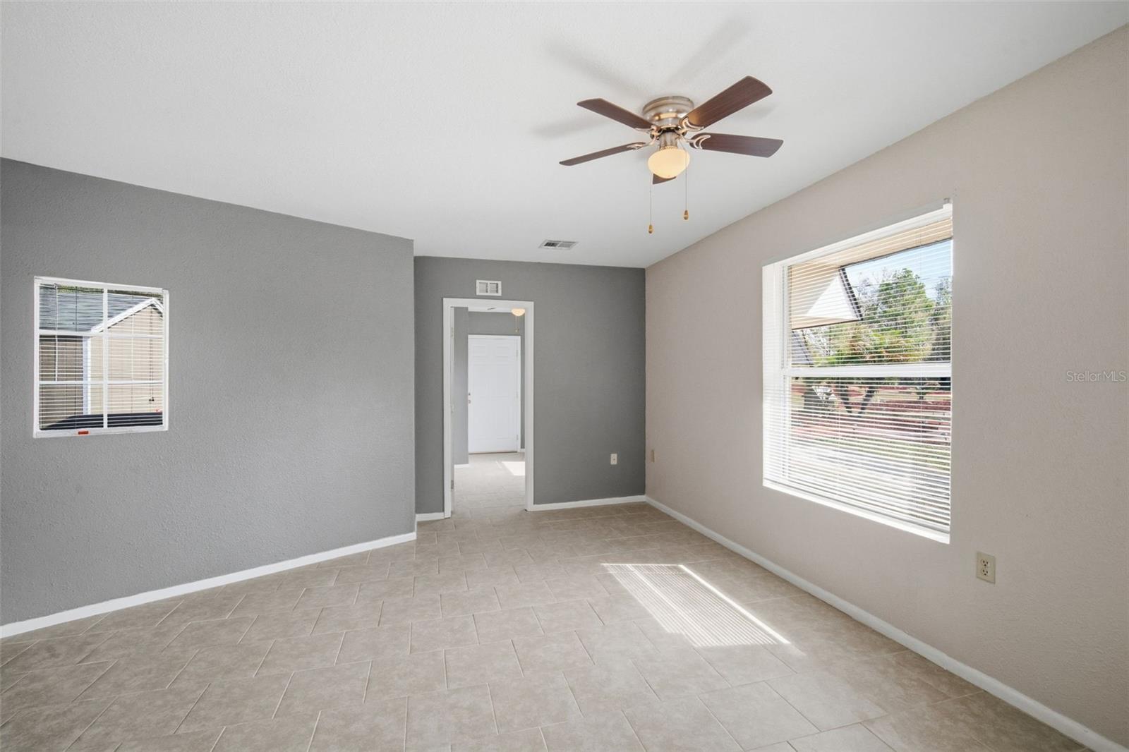 TB8477617 Property Photo 50