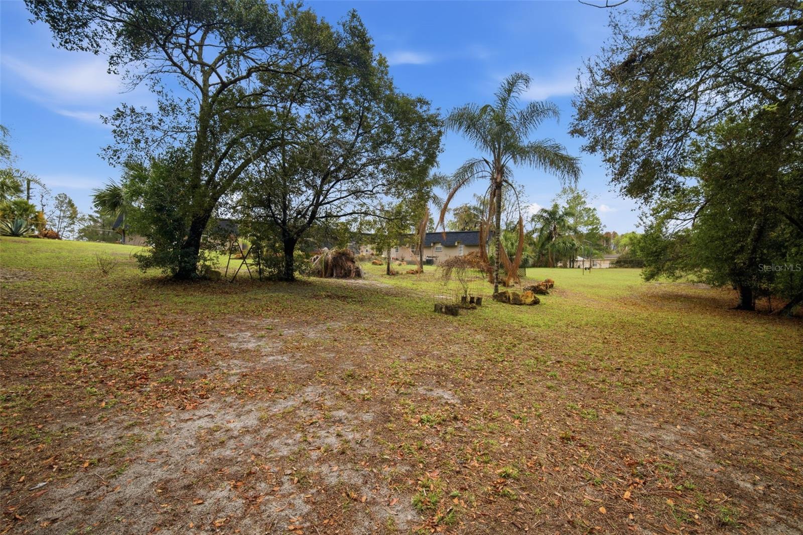 TB8477617 Property Photo 56
