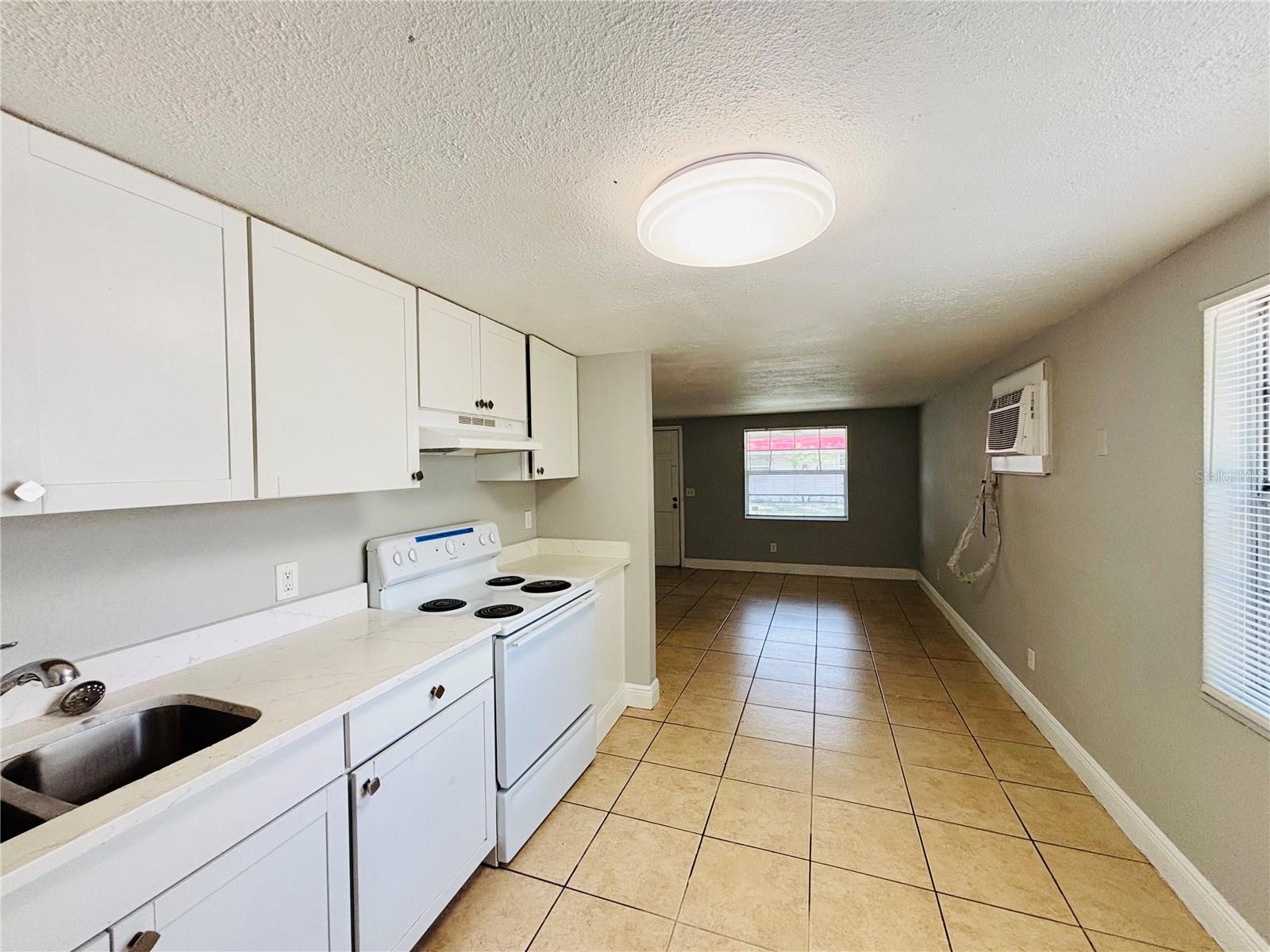 11733 N 12th St #l Property Photo 4