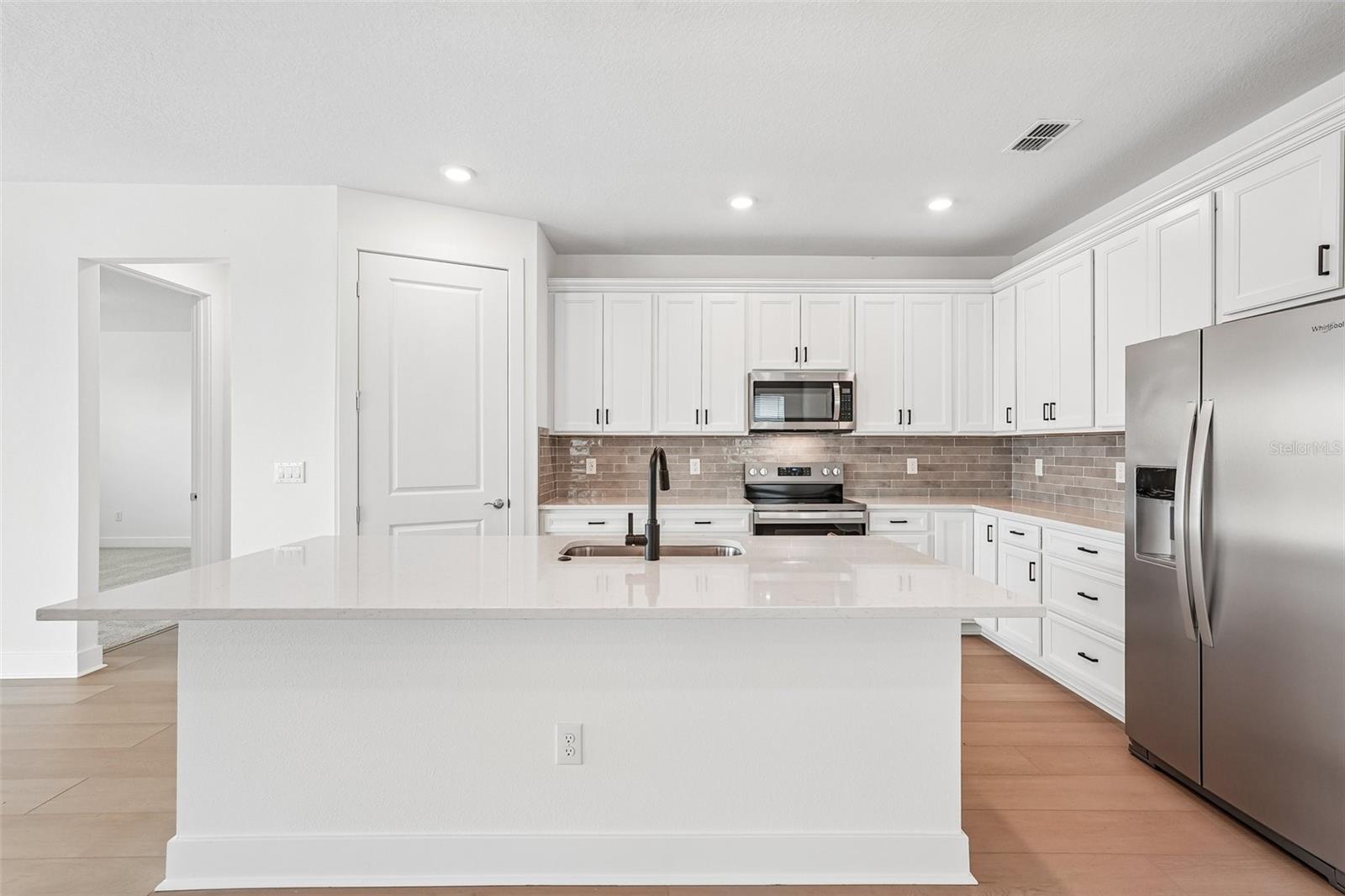 9927 Johnson Oaks Gln Property Photo 3